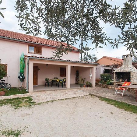 Lovely Apartment In Rovinj With Kitchen Dış mekan fotoğraf