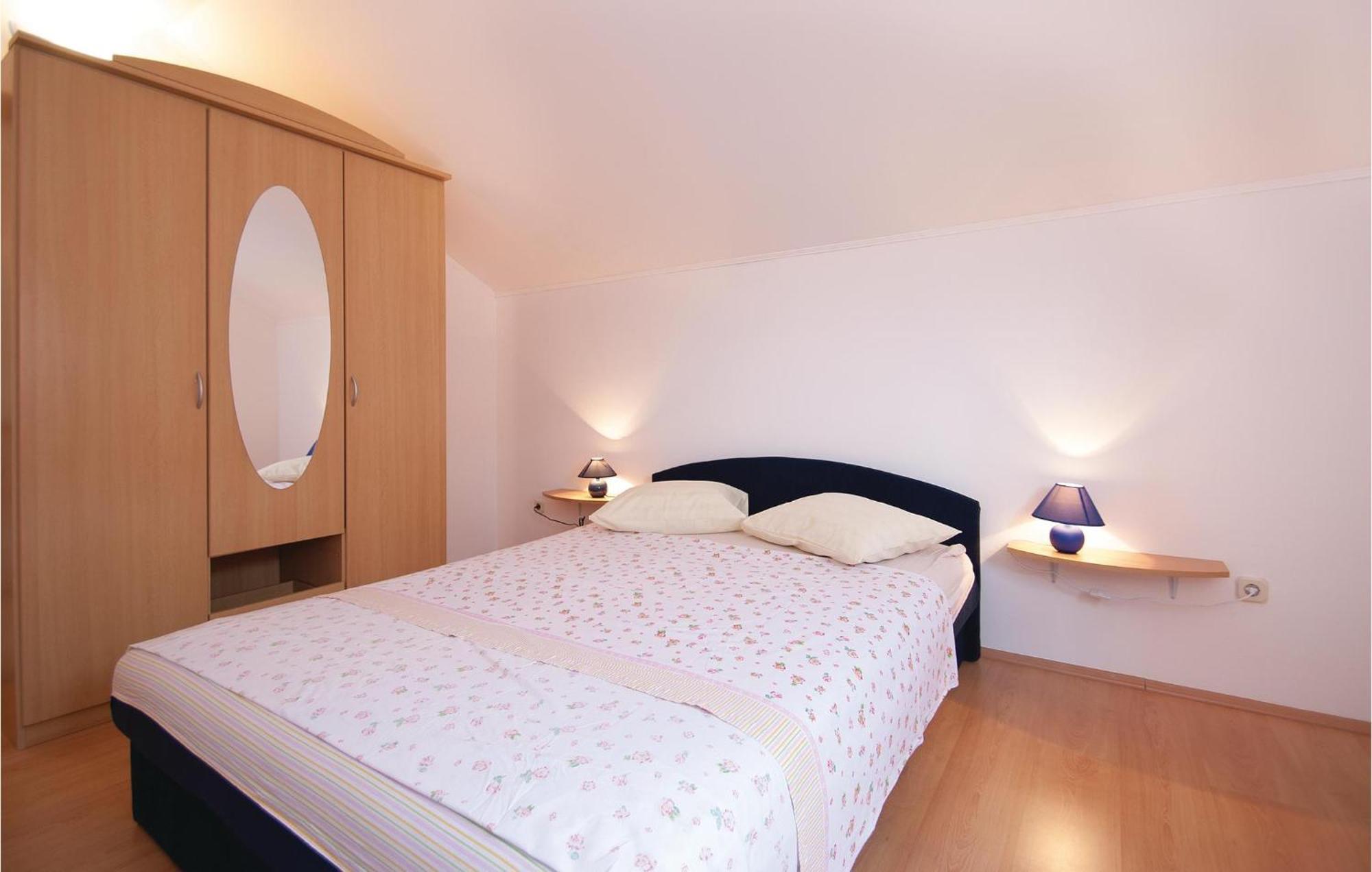 Lovely Apartment In Rovinj With Kitchen Dış mekan fotoğraf