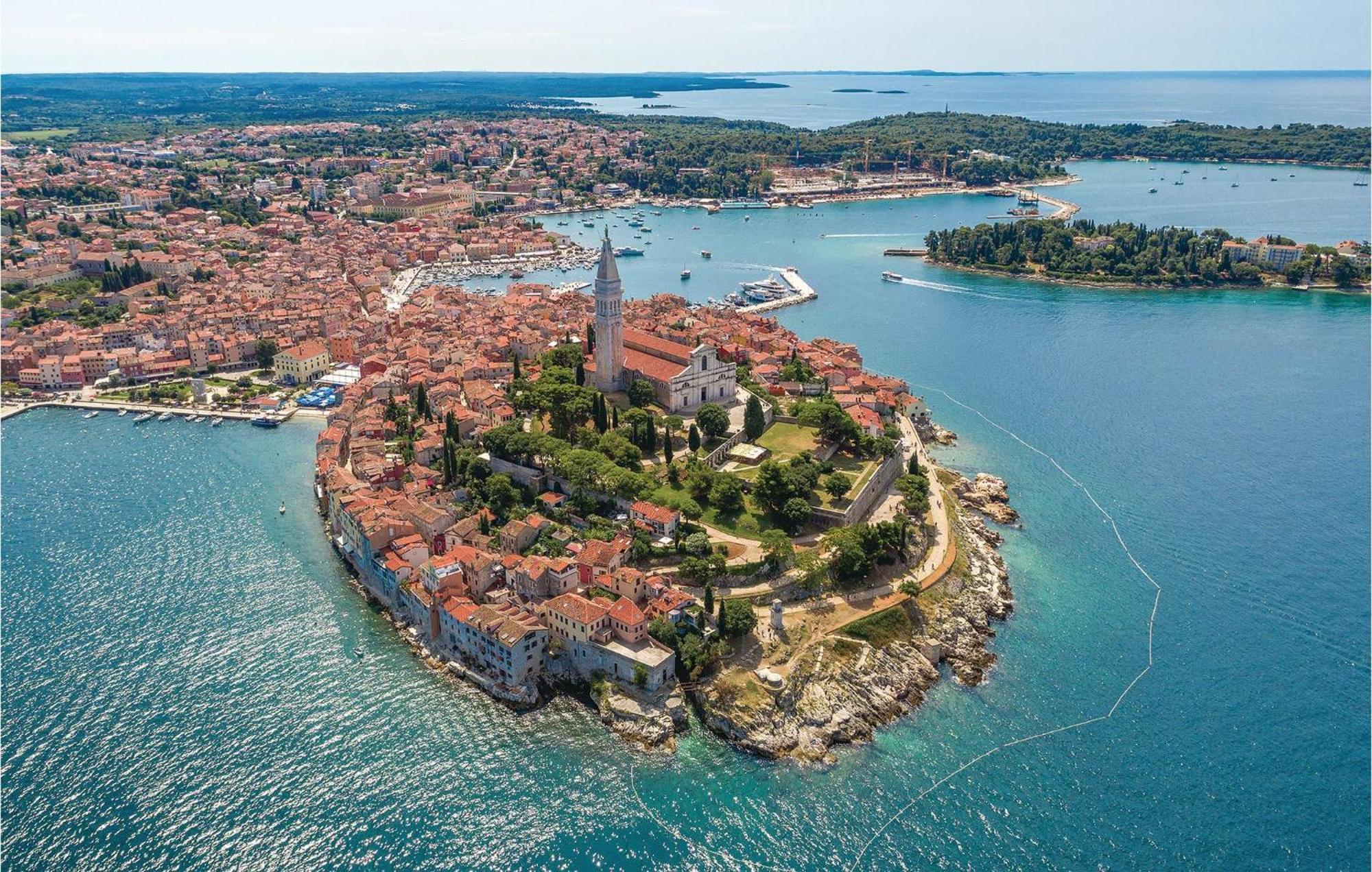 Lovely Apartment In Rovinj With Kitchen Dış mekan fotoğraf