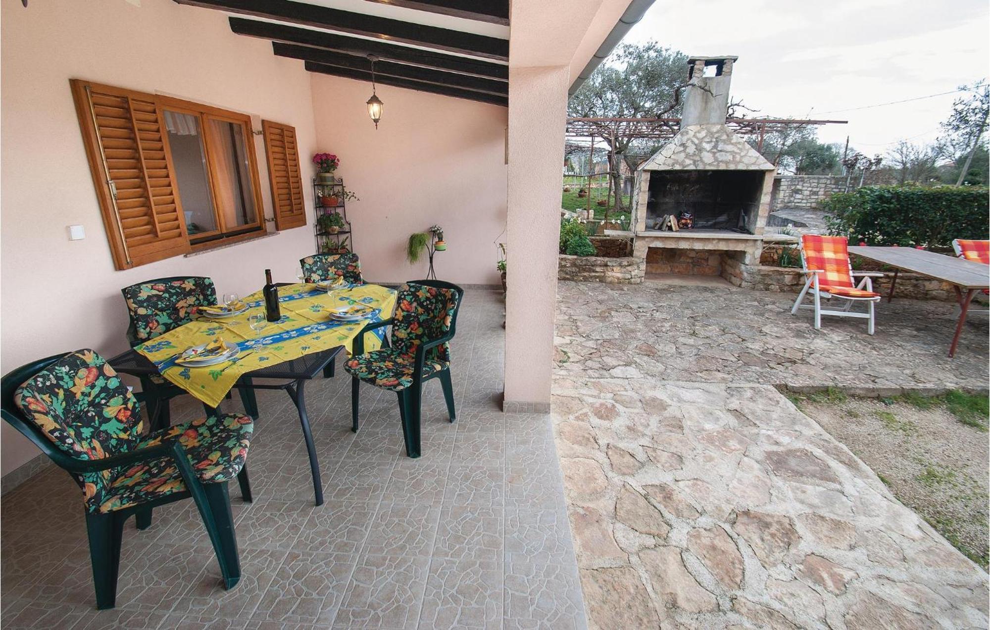 Lovely Apartment In Rovinj With Kitchen Dış mekan fotoğraf