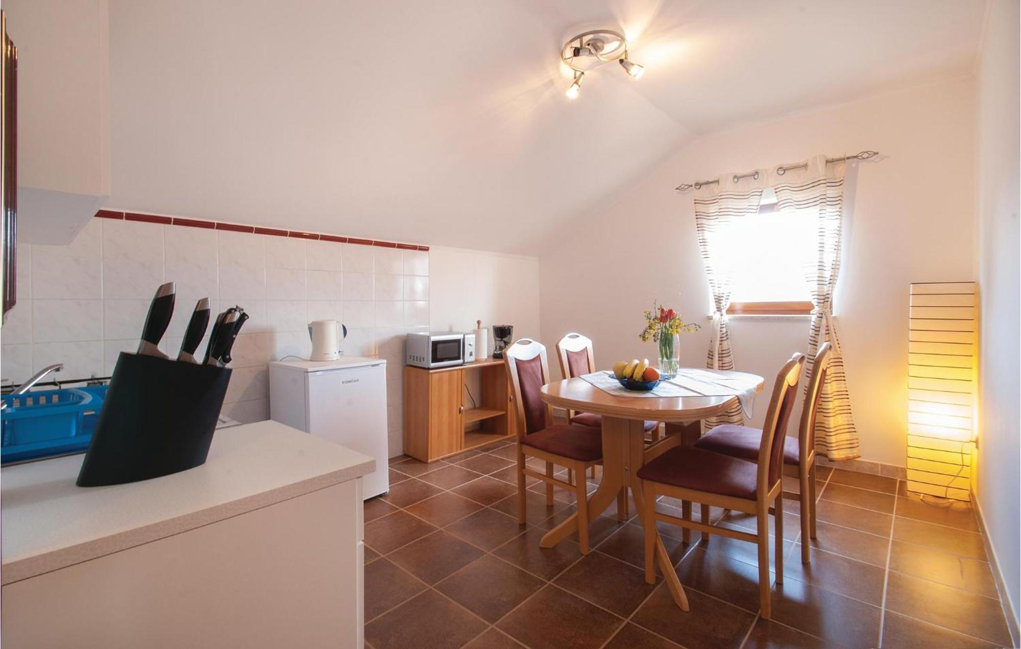 Lovely Apartment In Rovinj With Kitchen Dış mekan fotoğraf