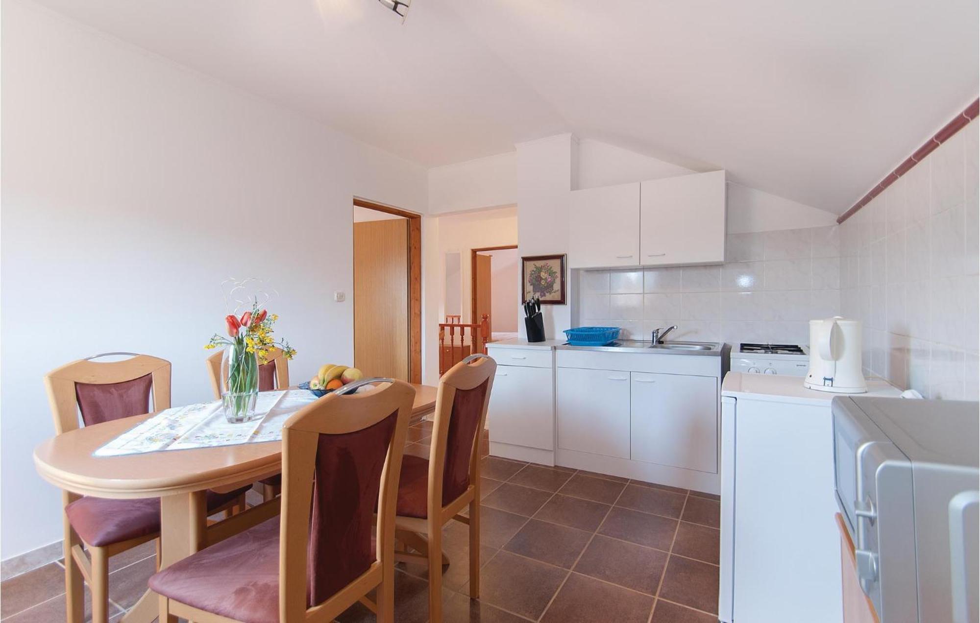 Lovely Apartment In Rovinj With Kitchen Dış mekan fotoğraf
