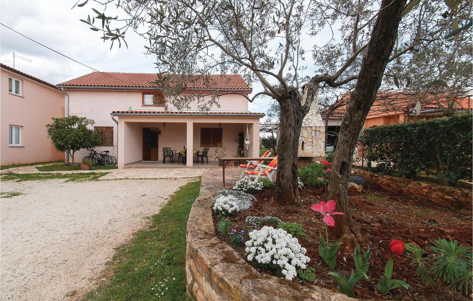 Lovely Apartment In Rovinj With Kitchen Dış mekan fotoğraf