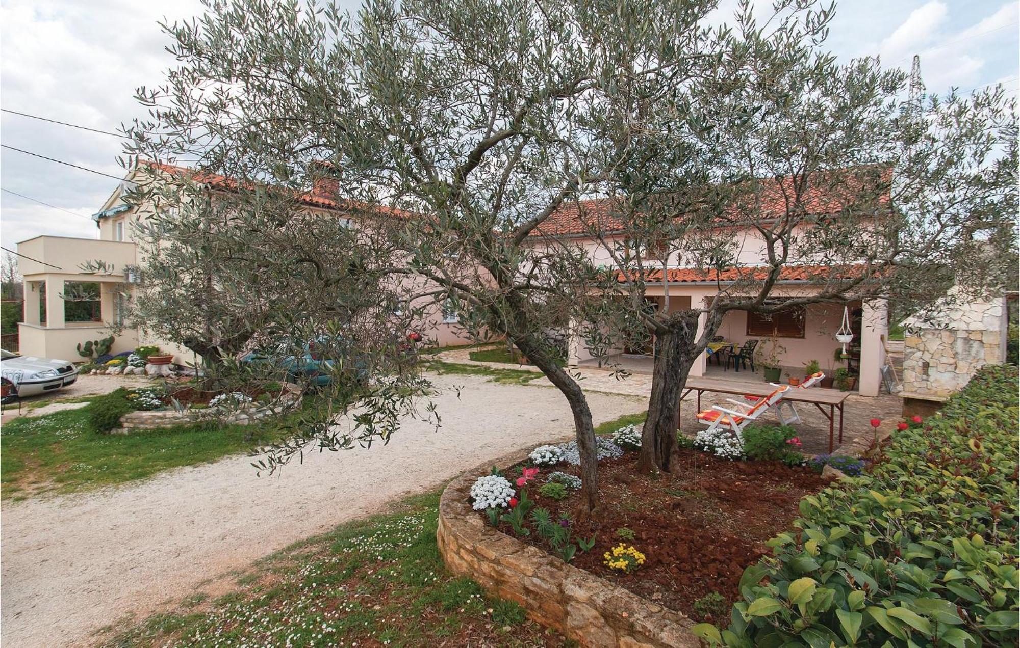 Lovely Apartment In Rovinj With Kitchen Dış mekan fotoğraf